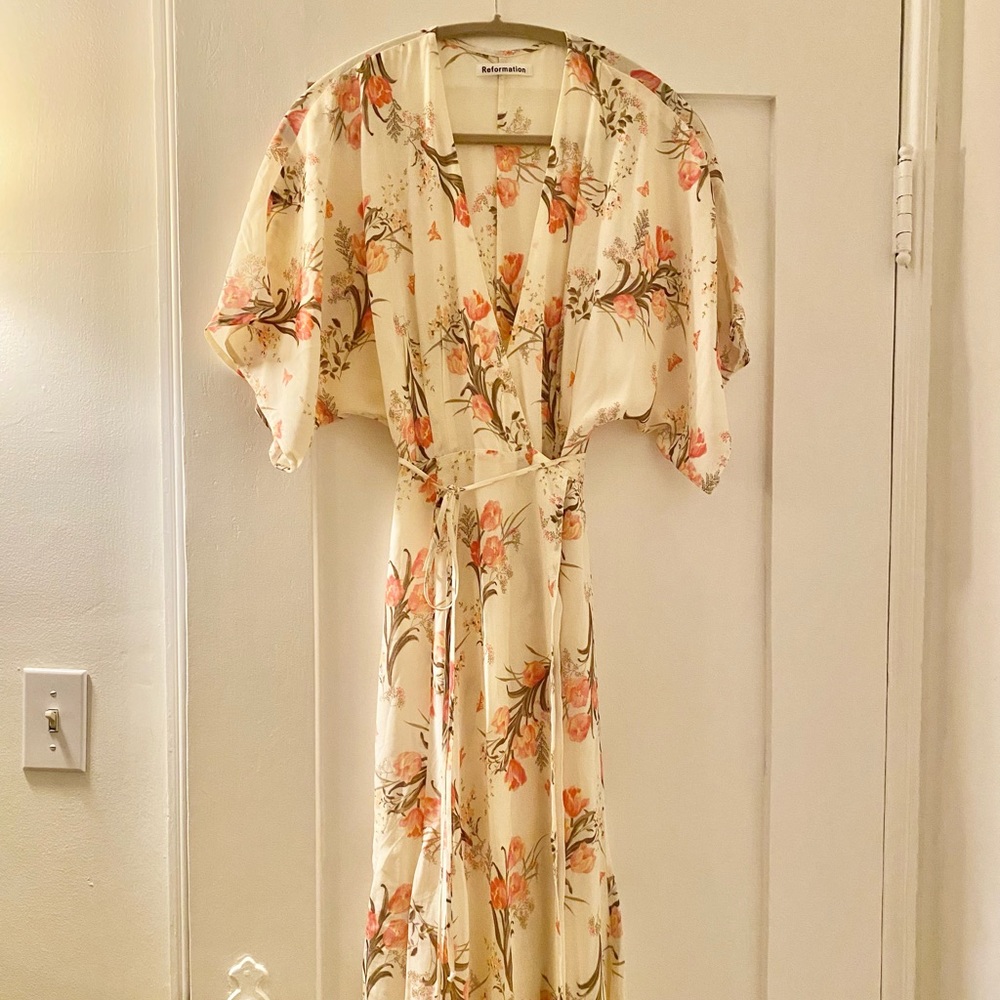 Reformation Karen Wrap Dress in Leila Floral - Picture 3 of 7